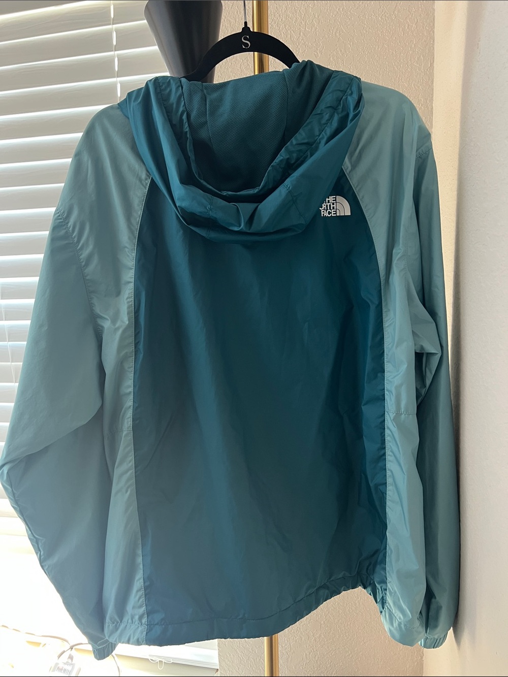 The North Face Windbreaker - Picture 3 of 3